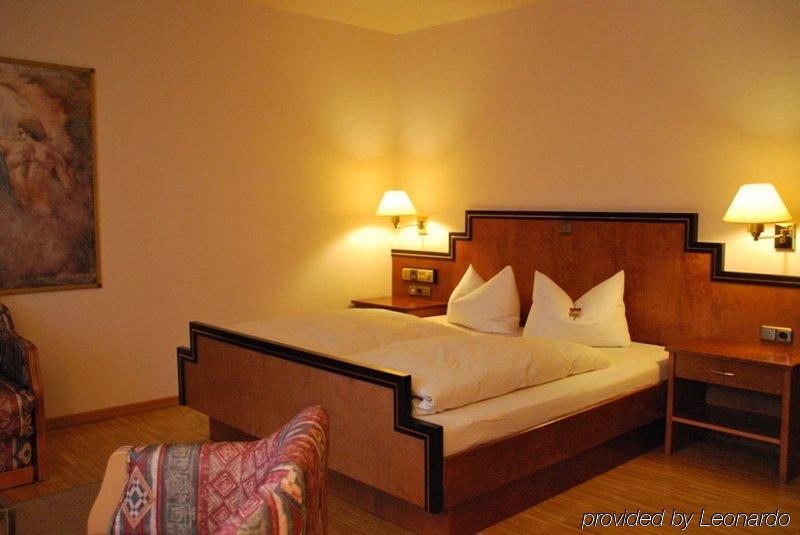 Posthaus Hotel Residenz كرونبرج إم تانوس الغرفة الصورة