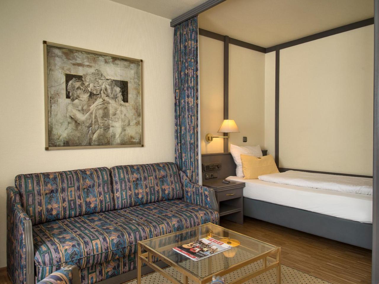 Posthaus Hotel Residenz كرونبرج إم تانوس المظهر الخارجي الصورة