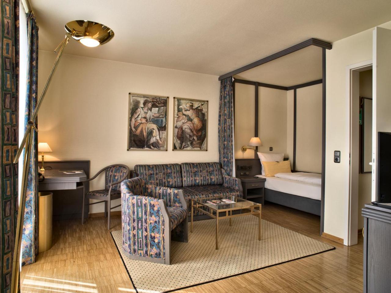 Posthaus Hotel Residenz كرونبرج إم تانوس المظهر الخارجي الصورة