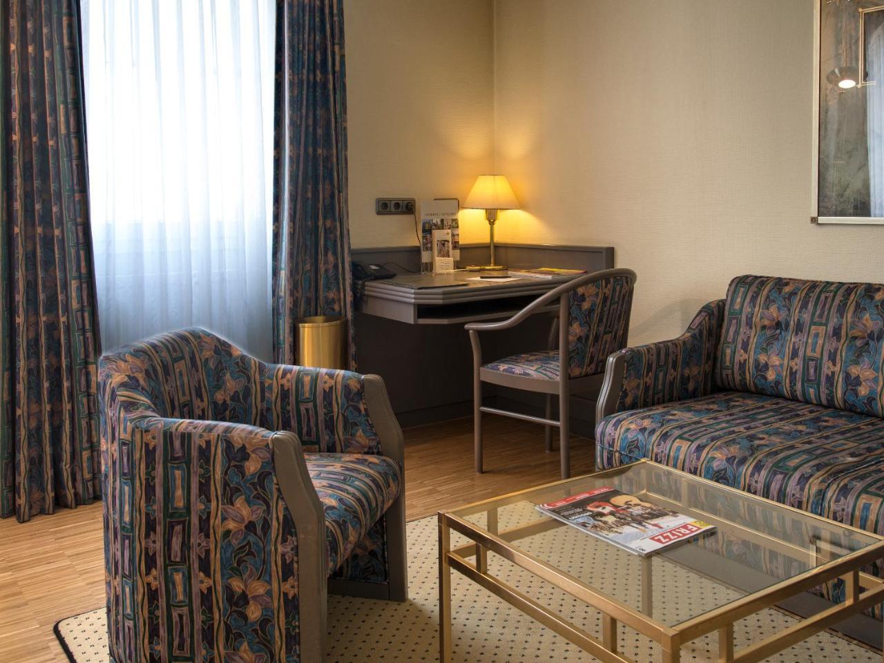 Posthaus Hotel Residenz كرونبرج إم تانوس المظهر الخارجي الصورة