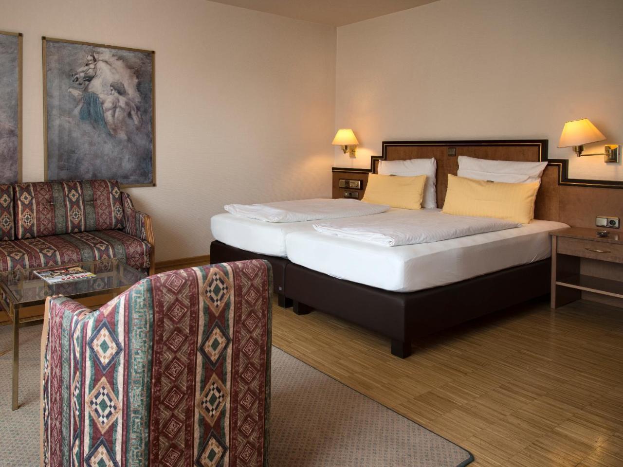 Posthaus Hotel Residenz كرونبرج إم تانوس المظهر الخارجي الصورة