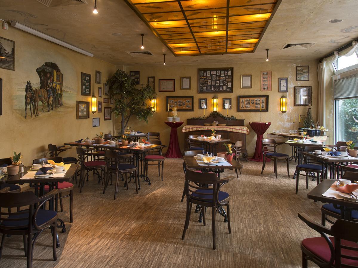 Posthaus Hotel Residenz كرونبرج إم تانوس المظهر الخارجي الصورة